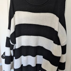 Hudson Gray Textured Black Sweater